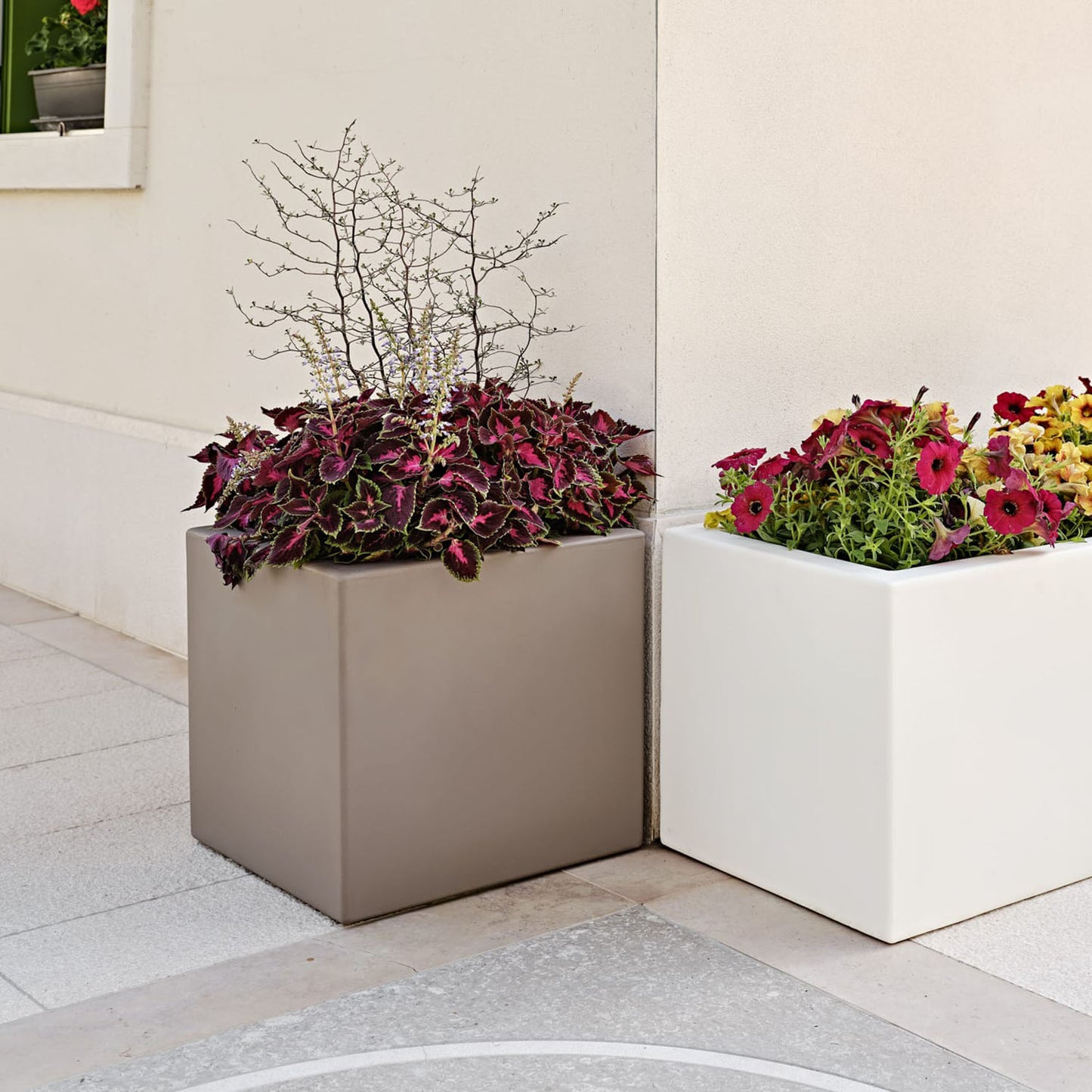 ქოთანი „სკიო კუბი" 40სმ, რძიანი ყავისფერი