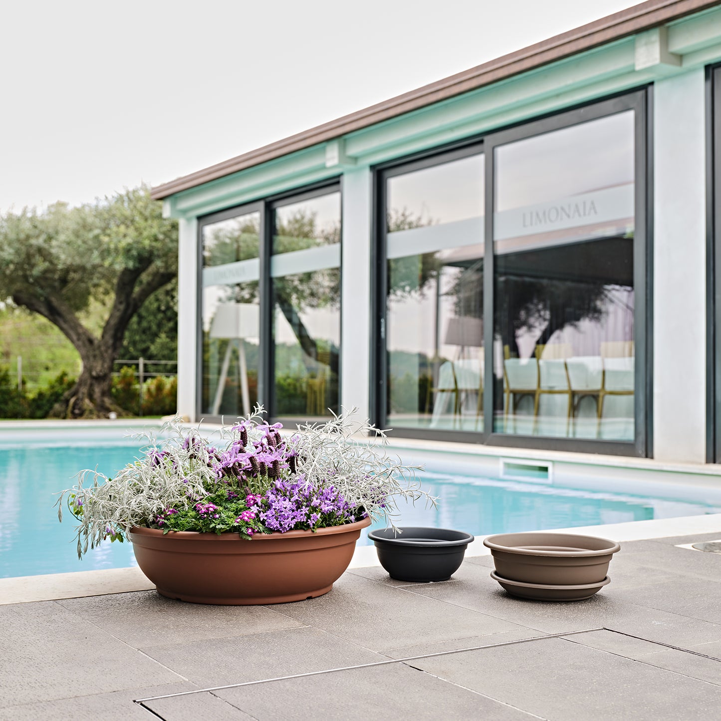 ქოთანი „ებლა“ ⌀32/44სმ, მუქი ნაცრისფერი