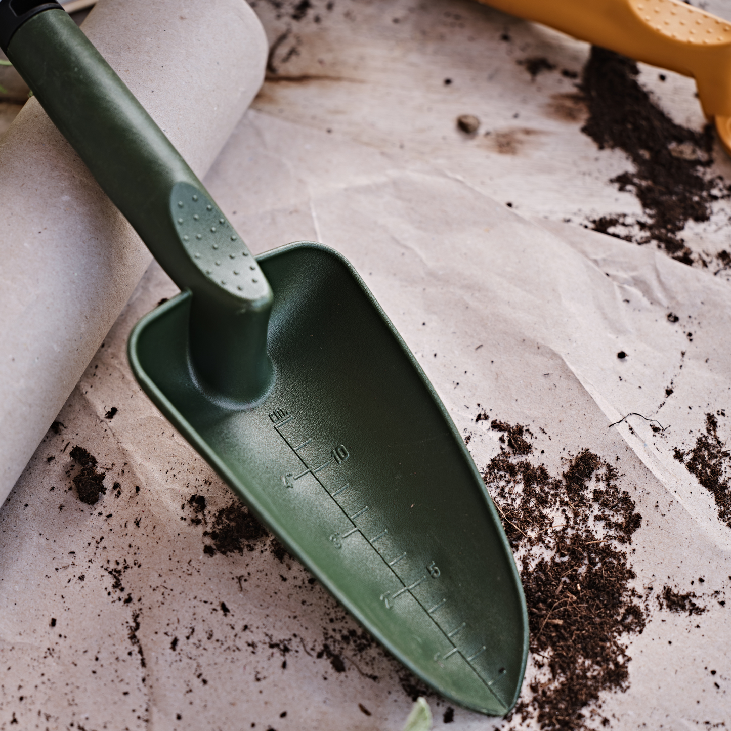 ხელის ნიჩაბი „გაია 02“, მუქი მწვანე