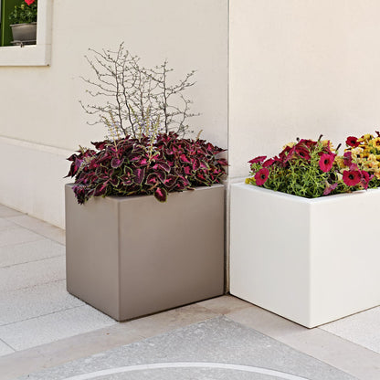 ქოთანი „სკიო კუბი" 40სმ, რძიანი ყავისფერი